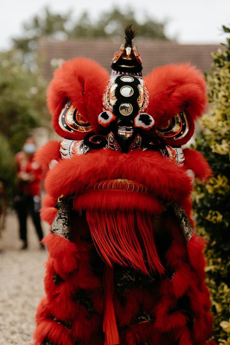 Đầu lân đỏ