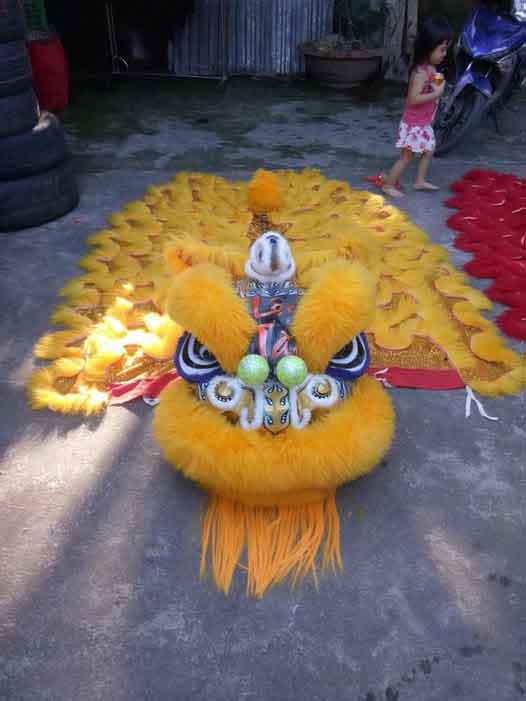 Đầu lân kim sa vàng