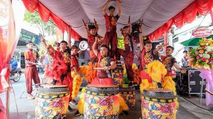 Minh Hy nhận múa lân tại Cẩm Lệ Đà Nẵng